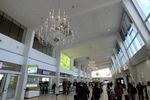  - inside terminal 1 (straight section, 'hall of chandeliers') at Wien airport - by Ingo Warnecke