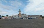  - airside view of the old 1930s terminal and tower (today a Crowne Plaza hotel) with exhibition of vehicles and aircraft preserved by the Speke Aerodrome Heritage Groups (SAHG) on the former apron - by Ingo Warnecke