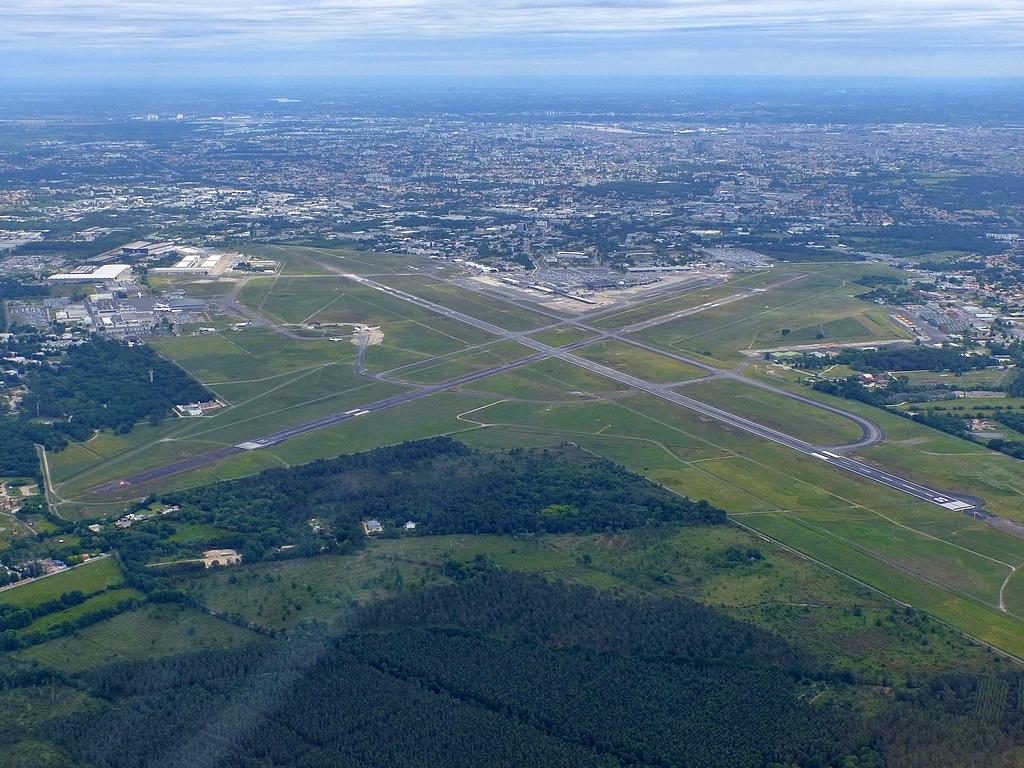  - Bordeaux Mérignac Airport take off runway 29 - by Jean Christophe Ravon / FRENCHSKY