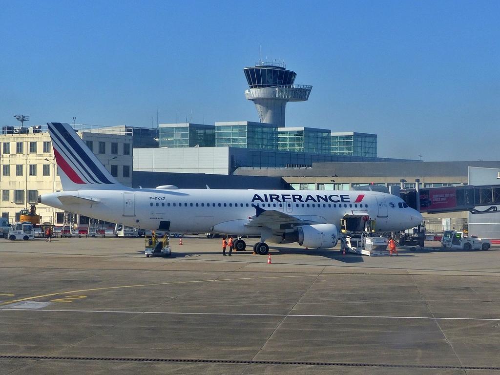  - Air France parking Charlie 1 - by Jean Christophe Ravon / FRENCHSKY