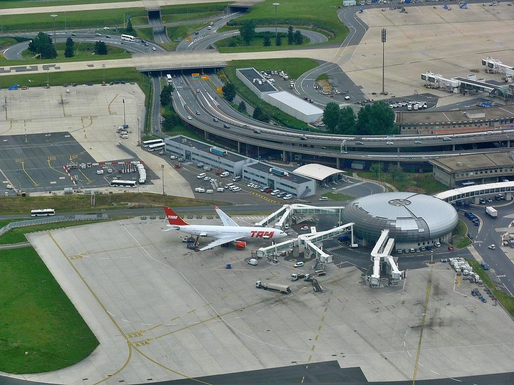 Paris Charles de Gaulle Airport (Roissy Airport) photo, click to enlarge