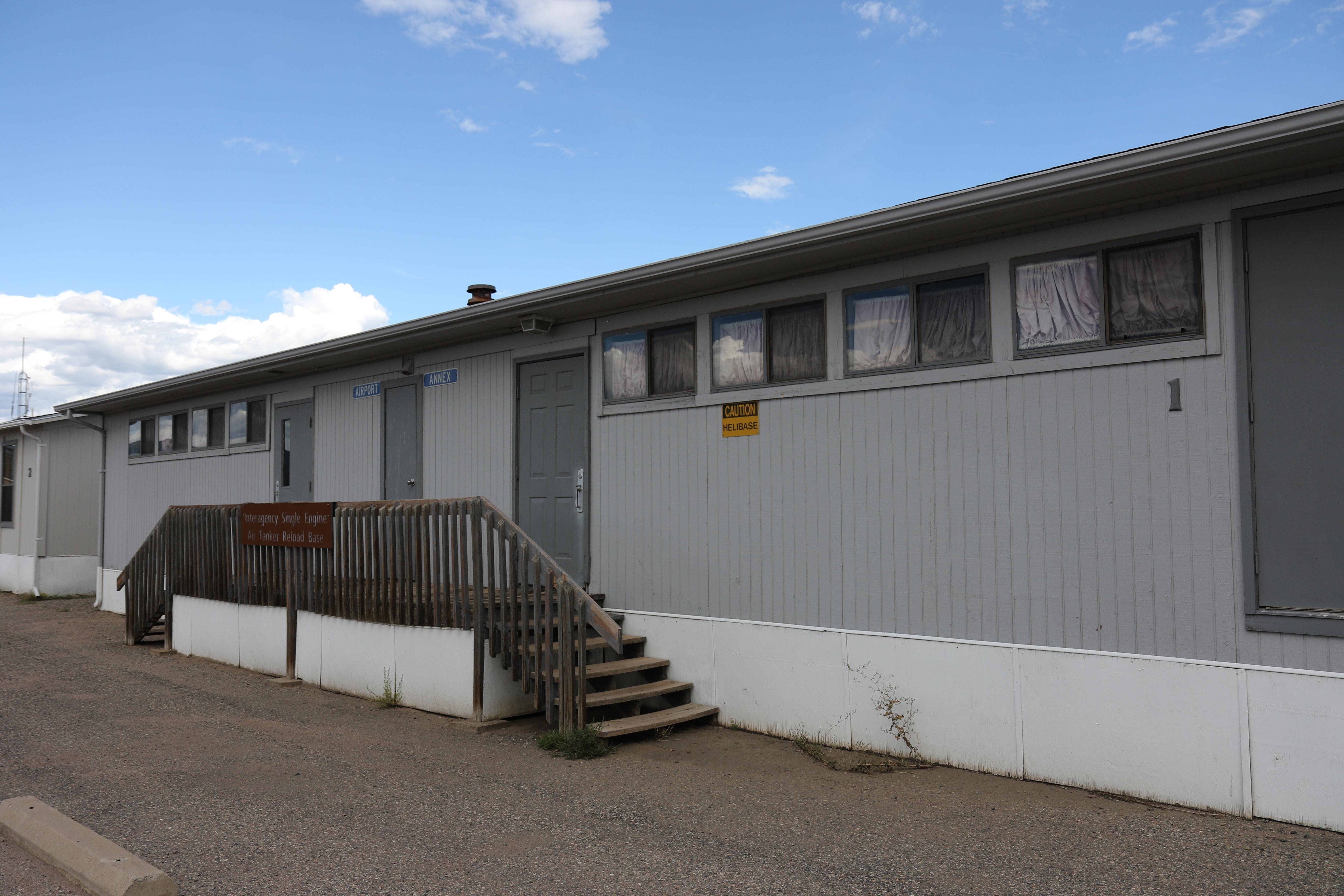  @ Fremont County Airport - airport annex - by olivier Cortot