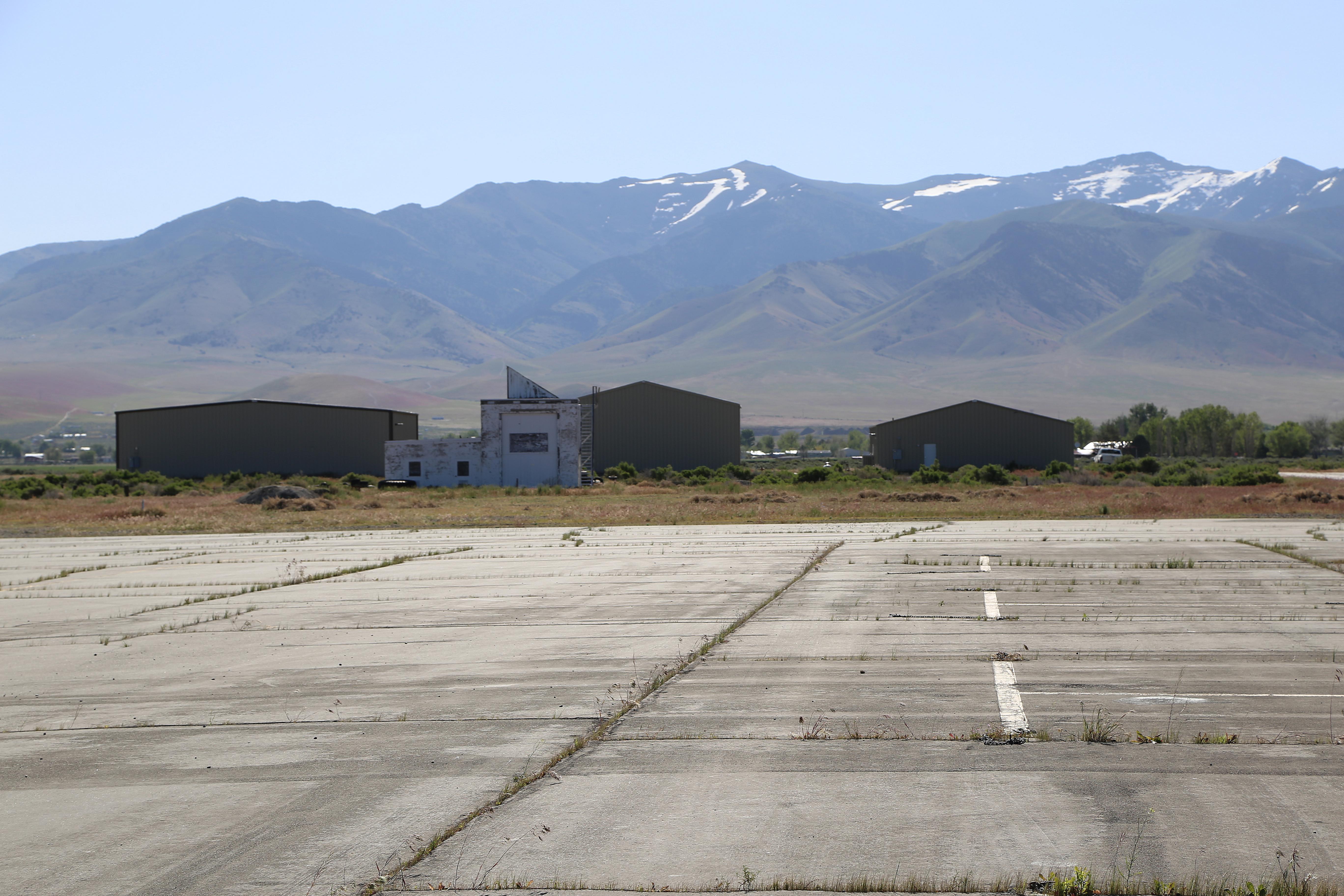  - the tarmac - by Olivier CORTOT