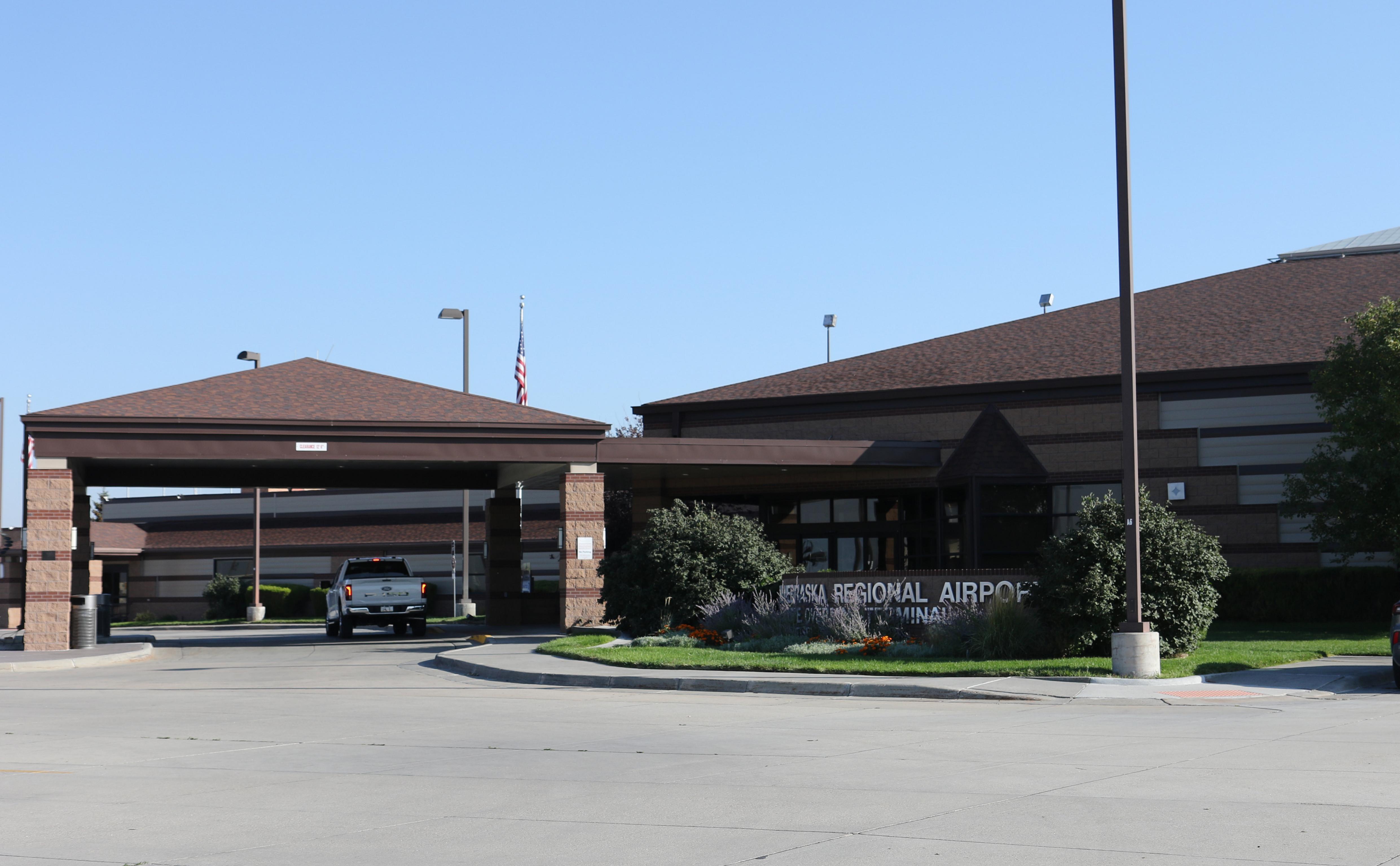  @ Western Nebraska Rgnl/william B. Heilig Fi Airport - the terminal - by olivier Cortot