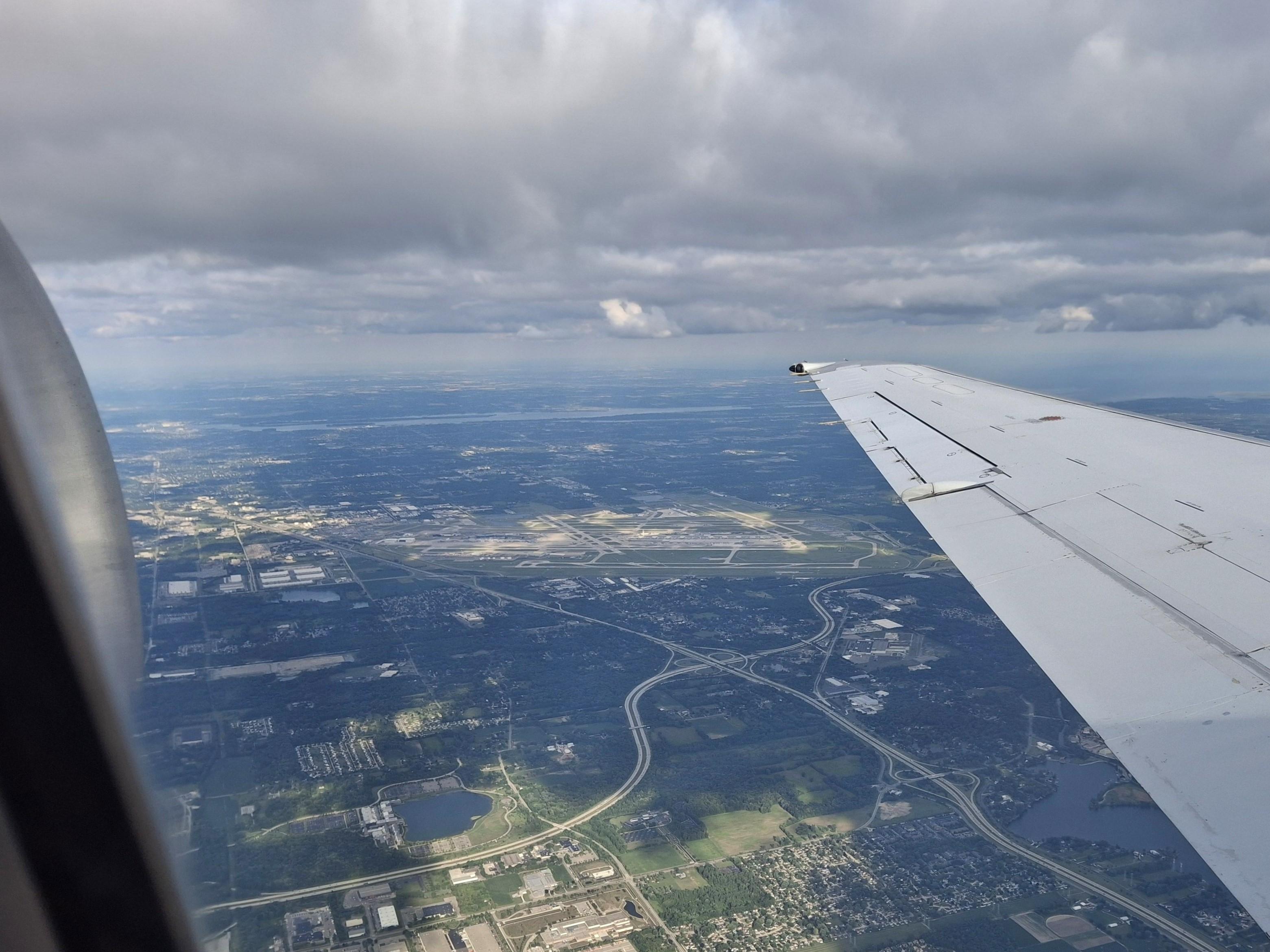 KDTW, Detroit Metropolitan seen from 7000 ft, photo by FerryPNL