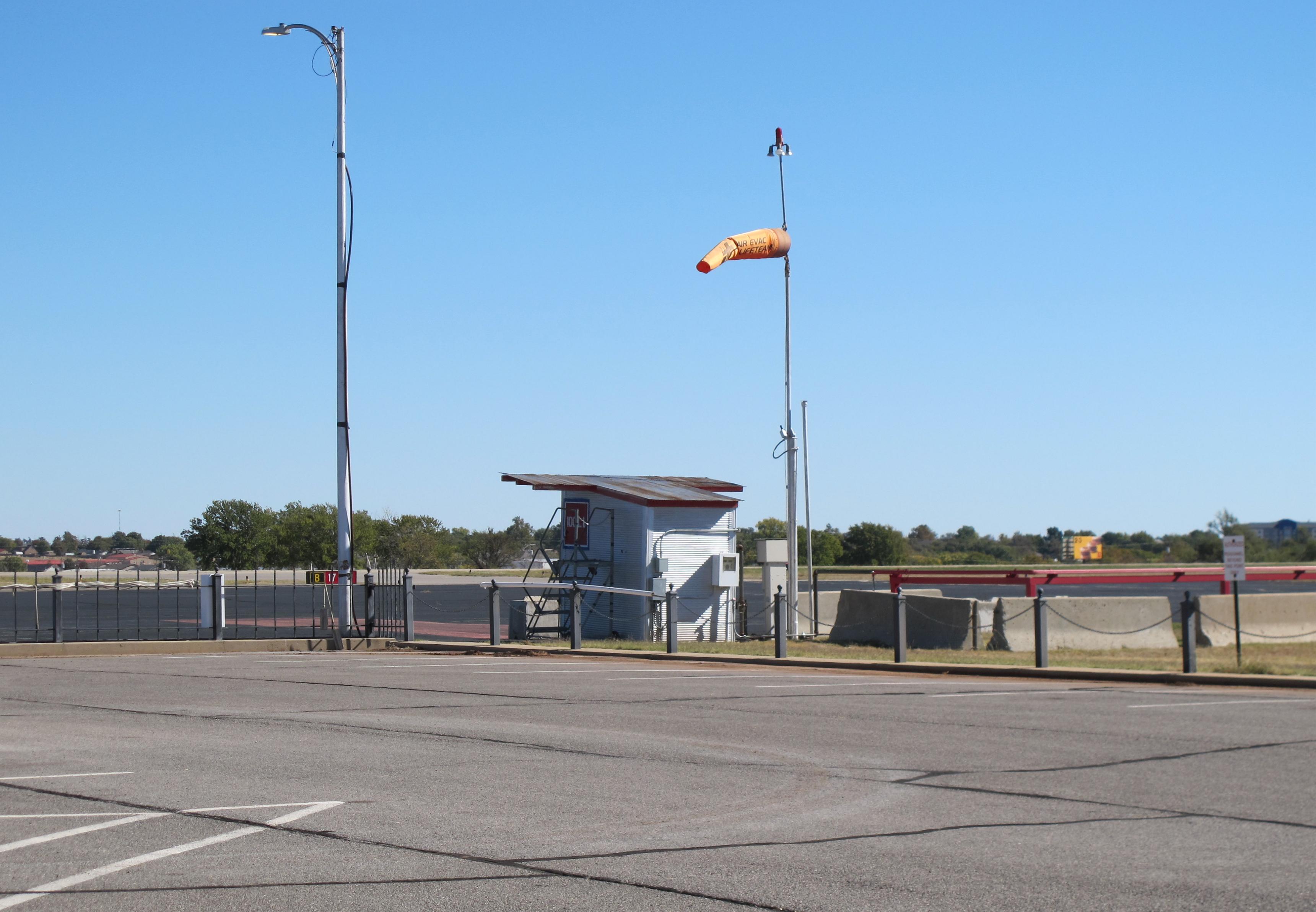 OJA, petrol station, photo by Olivier Cortot