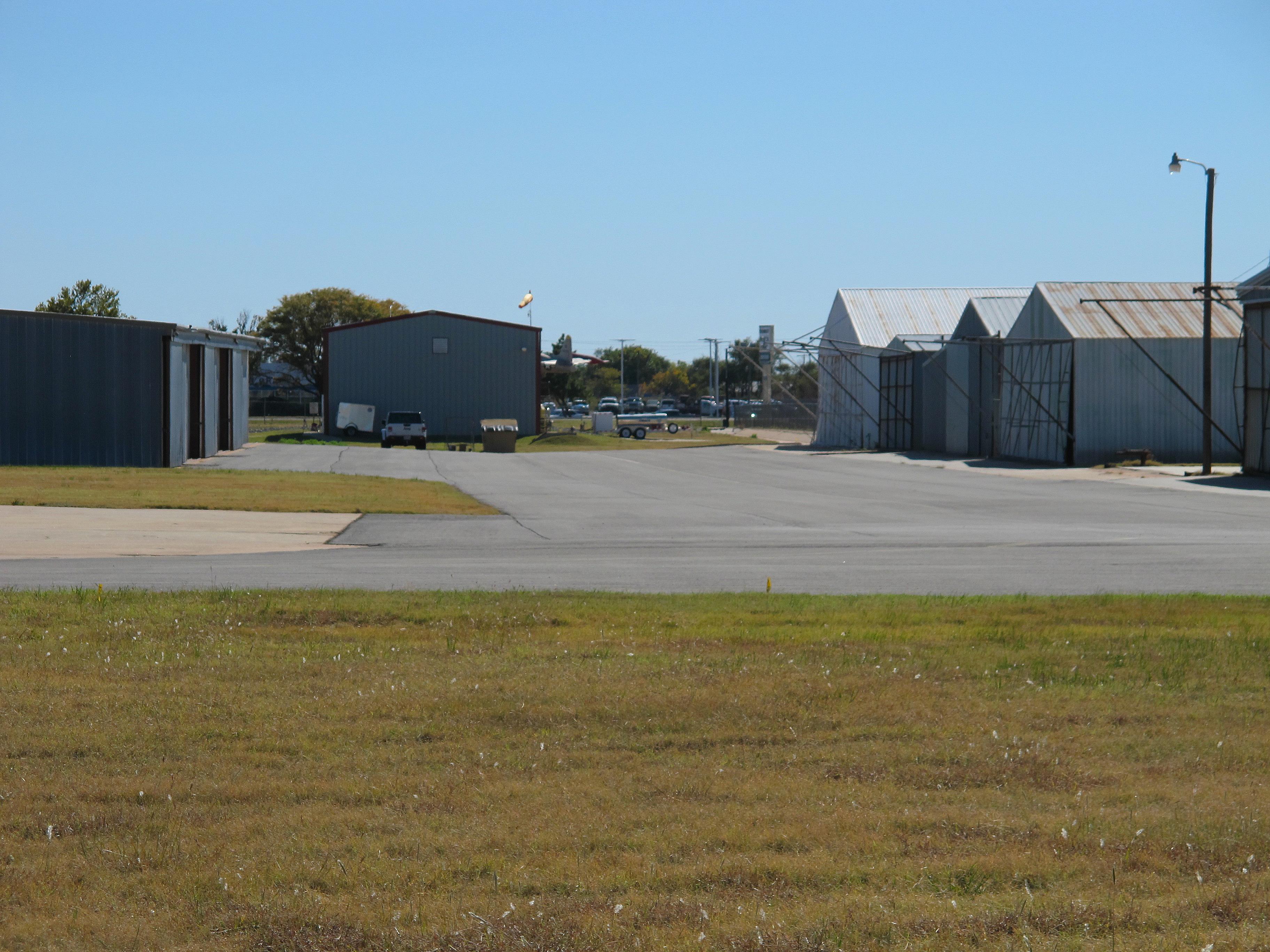 OJA, hangars, photo by Olivier Cortot