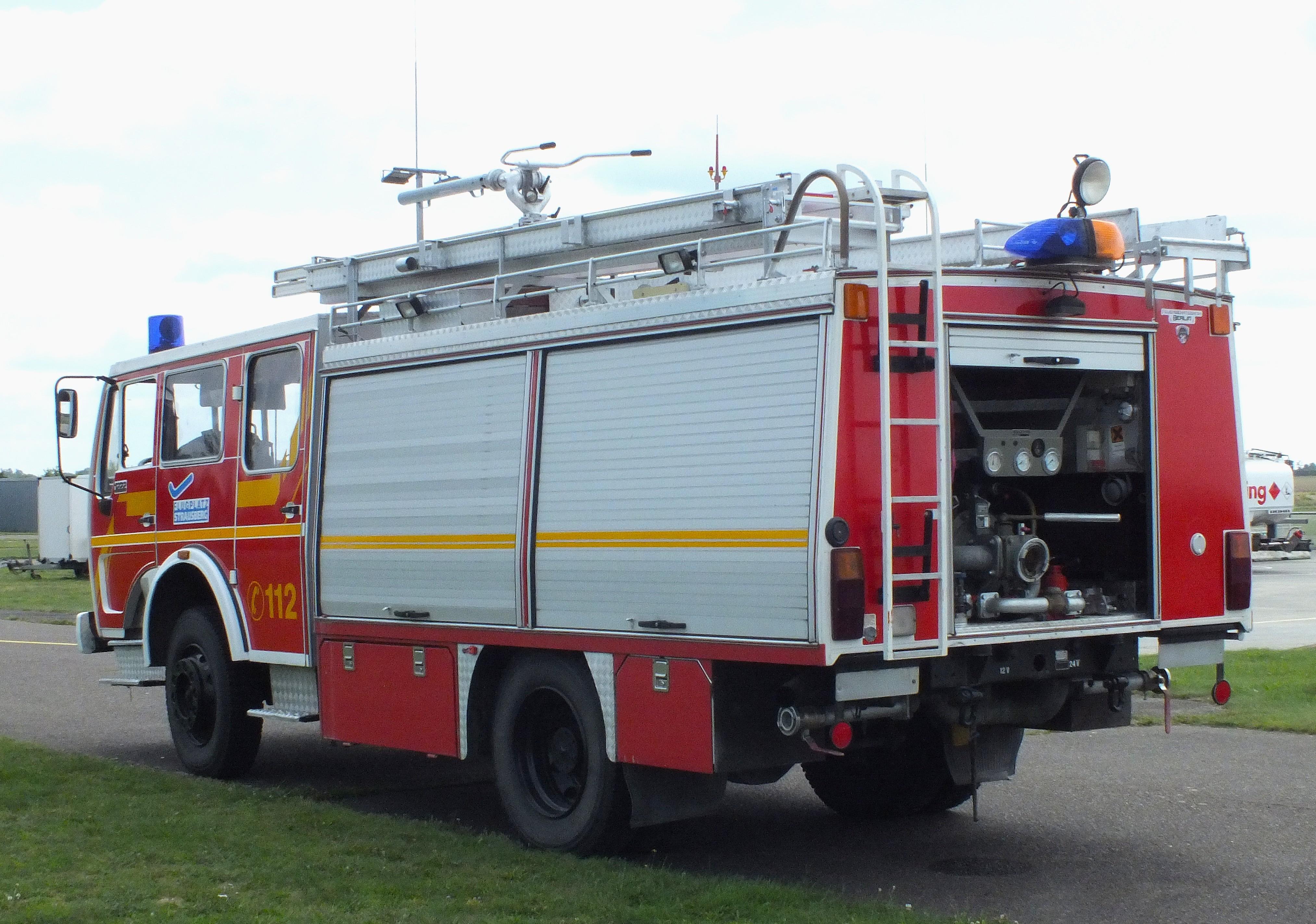 EDAY, airfield fire truck at Strausberg airfield #v, photo by iwarnecke