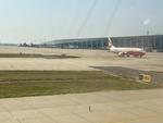 Zhengzhou Xinzheng International Airport, Lucky Air Boeing 737 taxiing at Zhengzhou Xinzheng International Airport (CGO/ZHCC). Photo taken from a Juneyao Airlines B789 while taxiing to gate., photo by Quest_OFCh