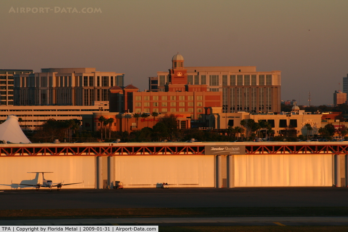 Tampa International Airport (TPA) - Hawker Facilities