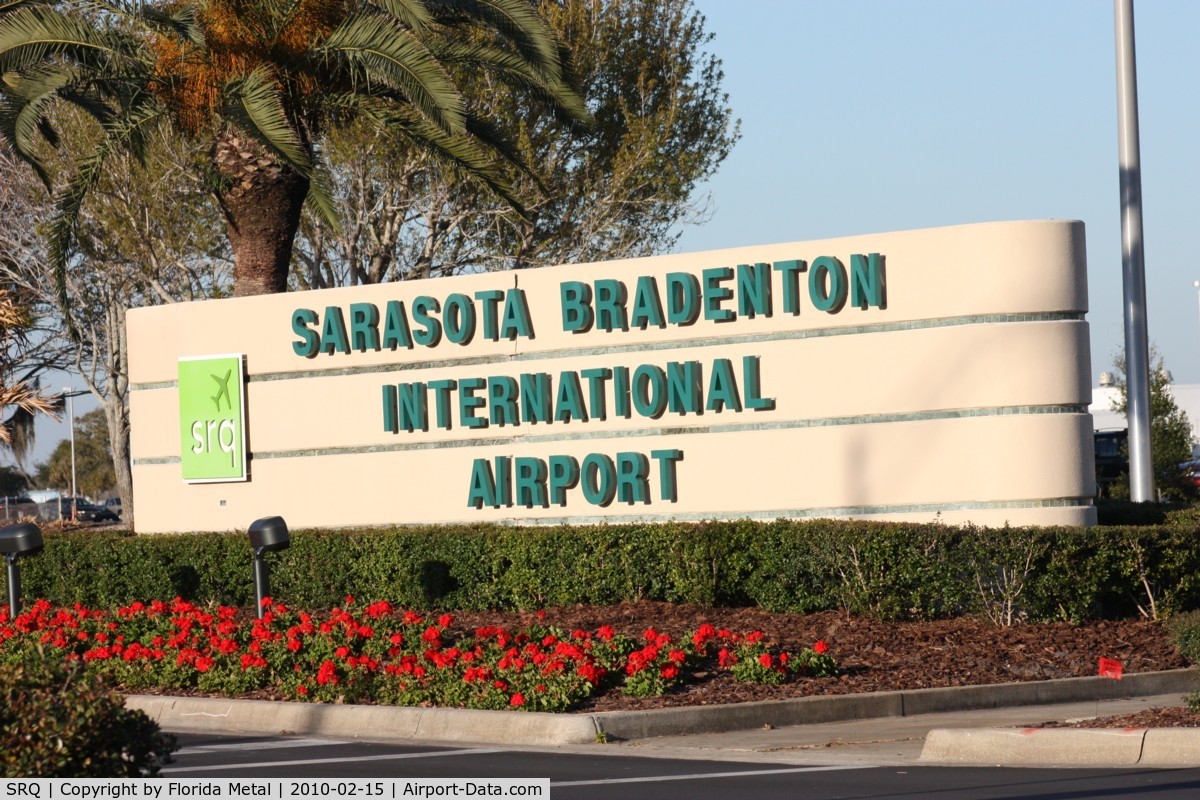 Sarasota/bradenton International Airport (SRQ) - Sarasota entrance