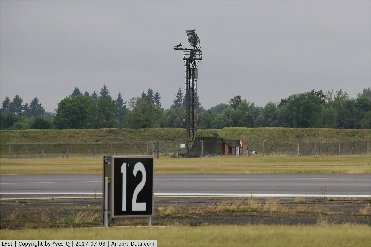 LFSI Airport - St-Dizier air base 113 (LFSI)