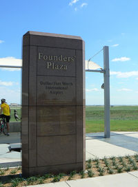 Dallas/fort Worth International Airport (DFW) - The new Founders Plaza airport viewing area at DFW - by Zane Adams