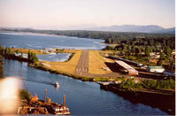 CAH3 Airport - On Final at Courtenay - by alfredpr