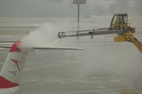 Salzburg Airport, Salzburg Austria (LOWS) - AUSTRIAN ARROWS deicing - by Delta Kilo