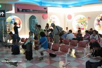 Taiwan Taoyuan International Airport (formerly Chiang Kai-Shek International Airport) - Hello Kitty Boarding Gate ! - by Michel Teiten ( www.mablehome.com )