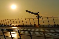 Chubu Centrair International Airport (Central Japan) - Image of evening glow - by J.Suzuki