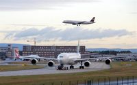 Frankfurt International Airport, Frankfurt am Main Germany (EDDF) - Heavy traffic at 7.30 am at the new made full comfort spotter point at the A 5 - by Holger Zengler