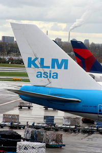 Amsterdam Schiphol Airport, Haarlemmermeer, near Amsterdam Netherlands (EHAM) - KLM Royal Dutch Airlines Boeing 747-406 PH-BFP - by Chris Hall