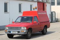 HALLE OPPIN AIRPORT - Apron car with advice where you are..... - by Holger Zengler