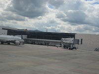 Toncontín International Airport - A view of the Airport - by Jonas Laurince