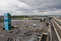 Cologne Bonn Airport, Cologne/Bonn Germany (EDDK) - Blick auf P1 und Terminal 2 - by Ralf Winter