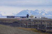 Svalbard Airport, Longyear - Overview over the northernmost airport of the world with scheduled flights (to Oslo and Tromsø). LN-RPZ is preparing for its flight back to Oslo. - by Tomas Milosch