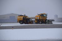 Boise Air Terminal/gowen Fld Airport (BOI) - Looks weird. - by Gerald Howard