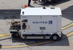 Chicago O'hare International Airport (ORD) - Ground Air Cart - by Mark Pasqualino
